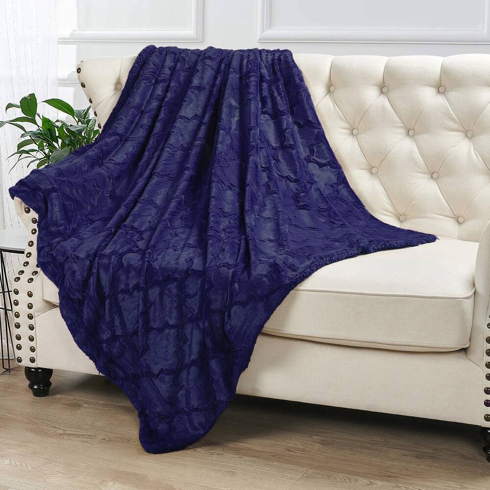 Ashley Brushed Fauxfur Throw with Sherpa and Borrego Backing