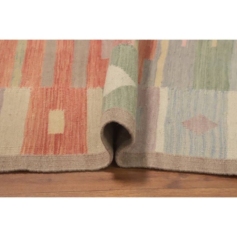Hand Woven Southwestern Wool Multi-Colored Geometric Area Rug - 8' 1'' X 4' 11''