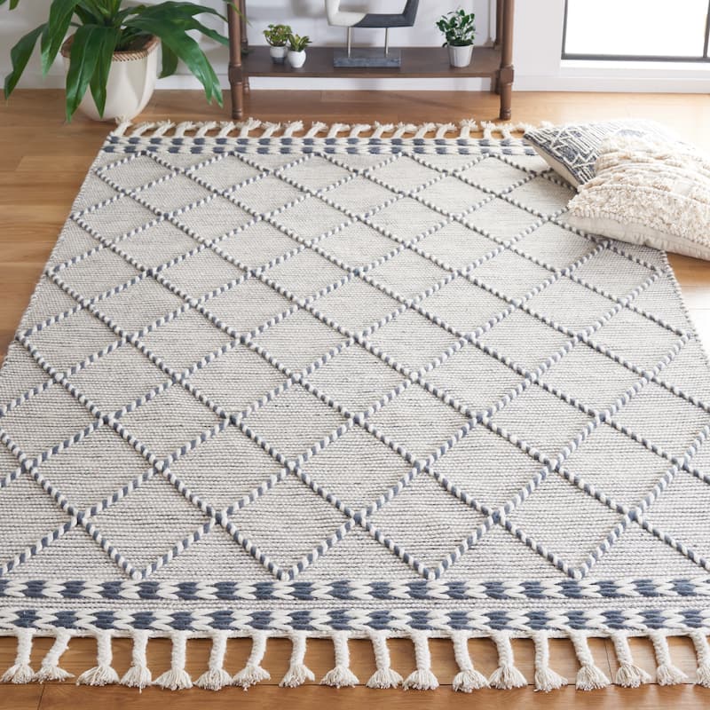 SAFAVIEH Handmade Vermont Mellisa Trellis Wool Tassel Rug - 5' x 8' - Ivory/Denim