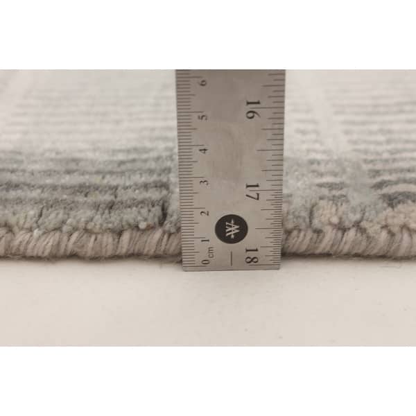 ECARPETGALLERY Hand Loomed Pearl Light Grey Wool Rug - 5'1 x 8'0 - Bed ...