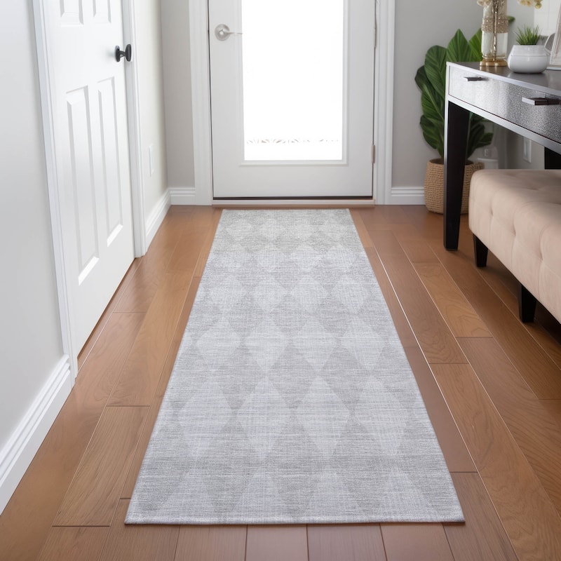 Machine Washable Indoor/ Outdoor Chantille Diamond Argyle Rug - Pewter - 2'3" x 7'6"