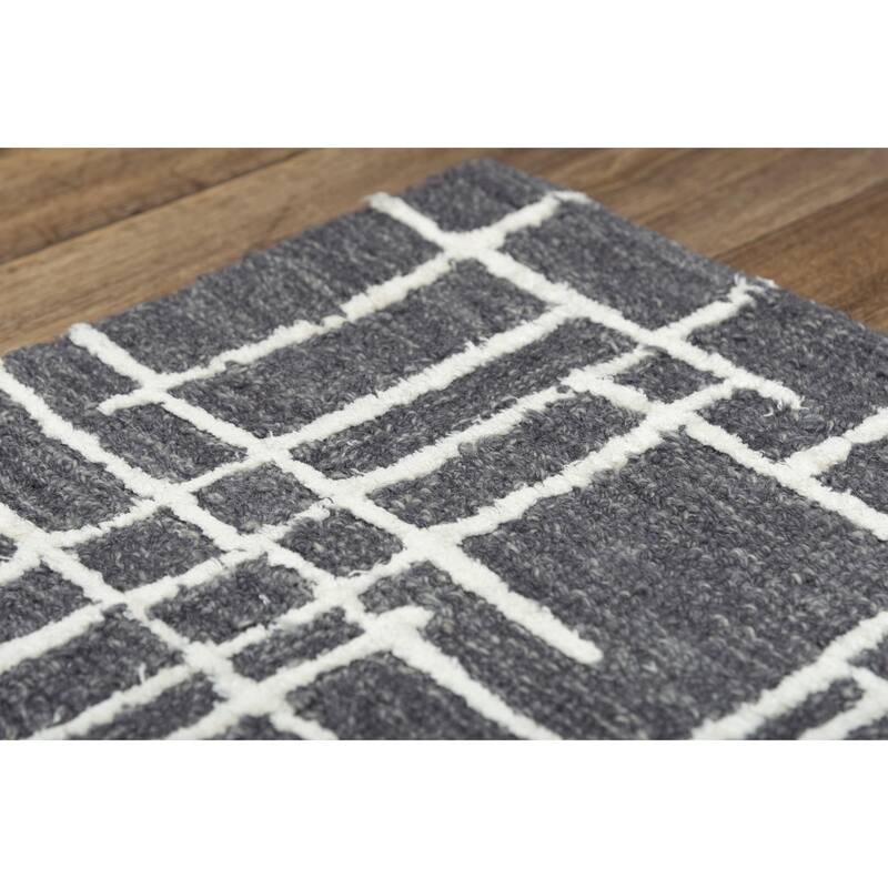 Alora Decor Classic Grey and Ivory Geometric Hand-tufted Wool Rug