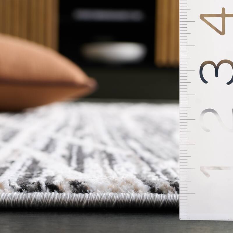 SAFAVIEH Mila Mikie Modern & Contemporary Rug