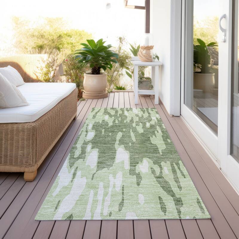 Machine Washable Indoor/ Outdoor Abstract Chantille Rug - Green - 2'3" x 7'6"