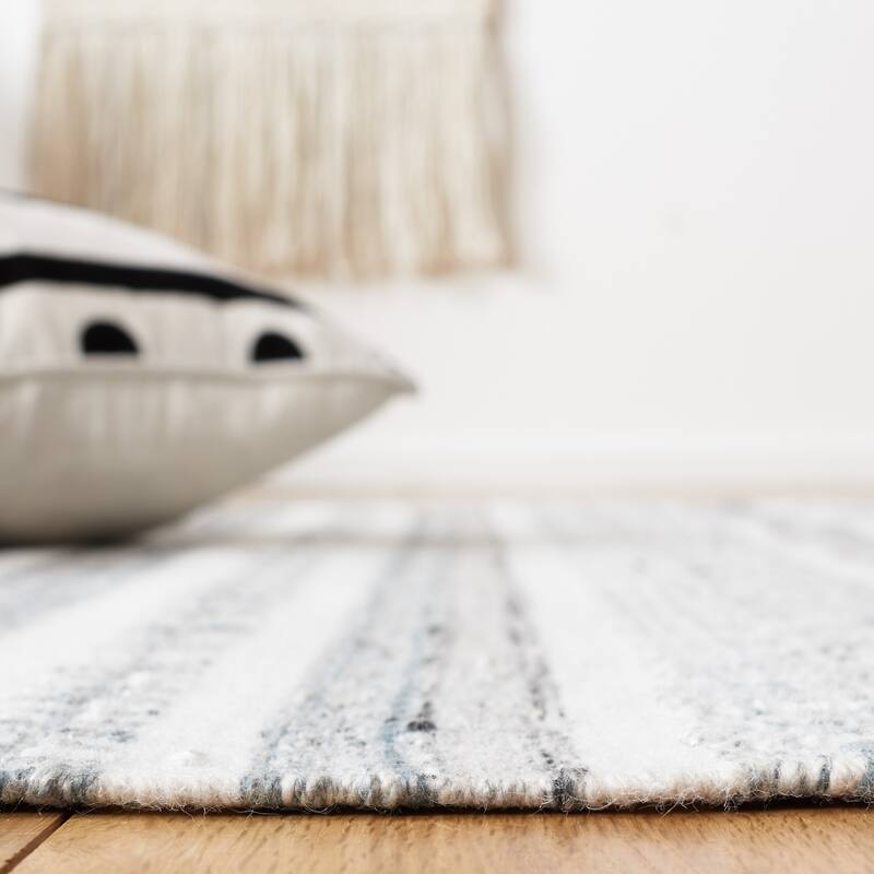 SAFAVIEH Handmade Kilim Ibone Transitional Rug