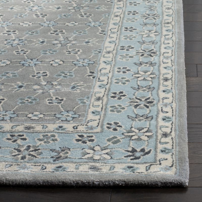 SAFAVIEH Handmade Bella Cevriye Modern Floral Wool Rug