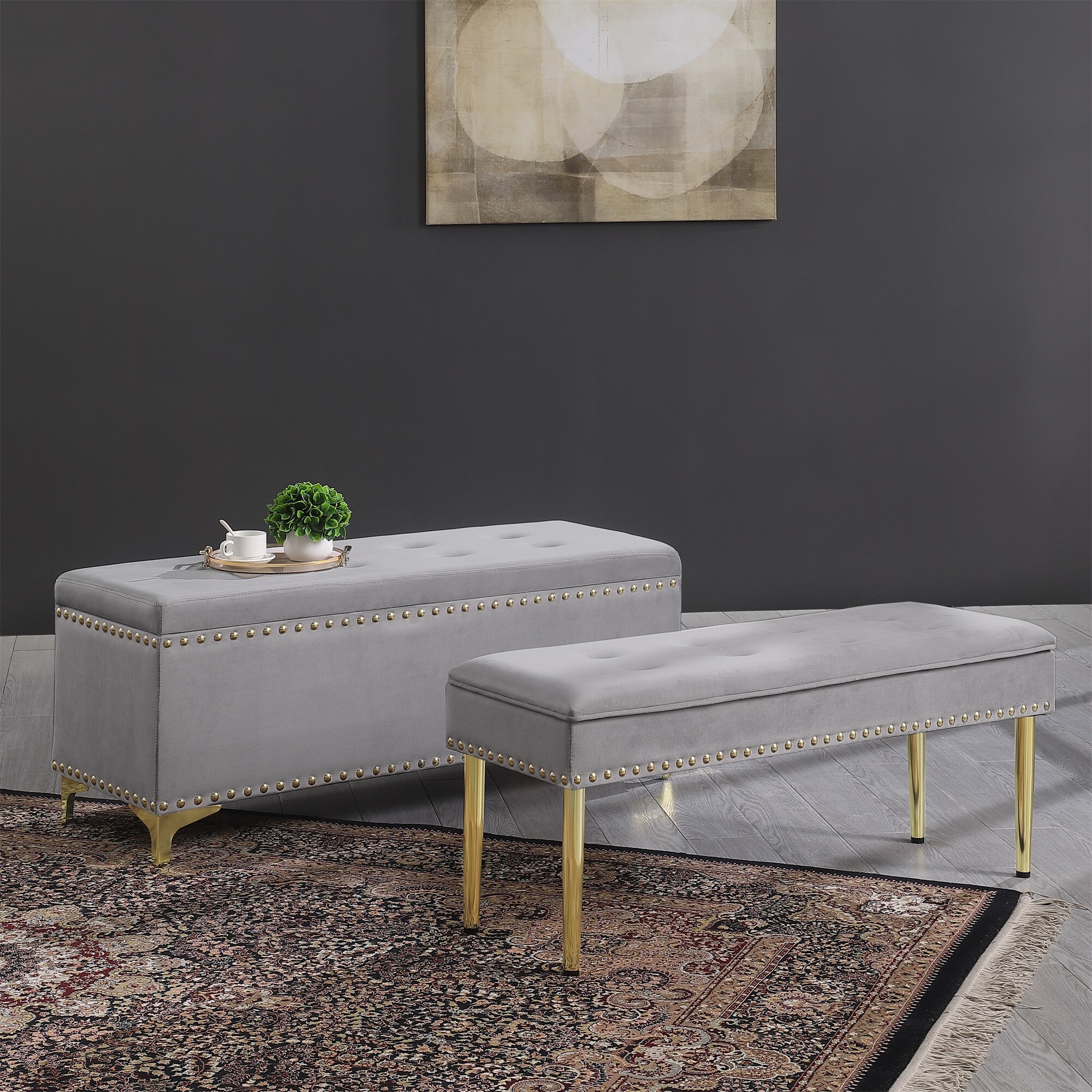 Bench with nailhead trim top