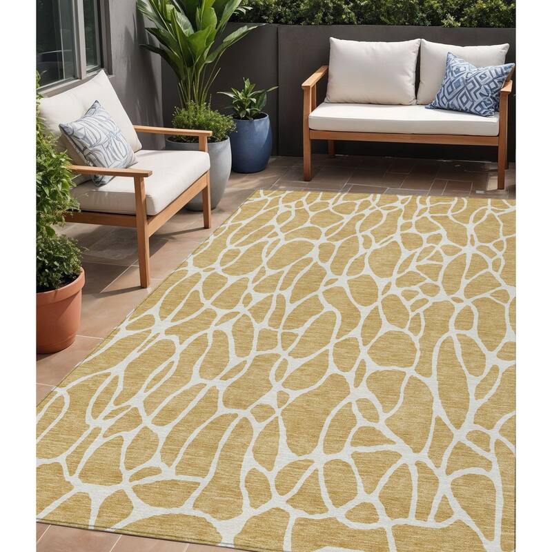 HomeRoots Geometric Transitional Rectangle Outdoor Rug - 5' X 8'