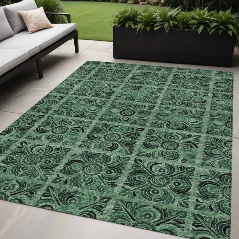 HomeRoots Medallion Transitional Rectangle Outdoor Rug - 5' X 8'