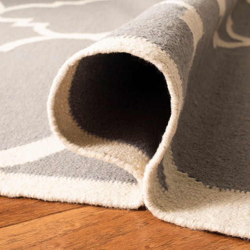 SAFAVIEH Handmade Flatweave Dhurries Jinan Modern Moroccan Wool Rug