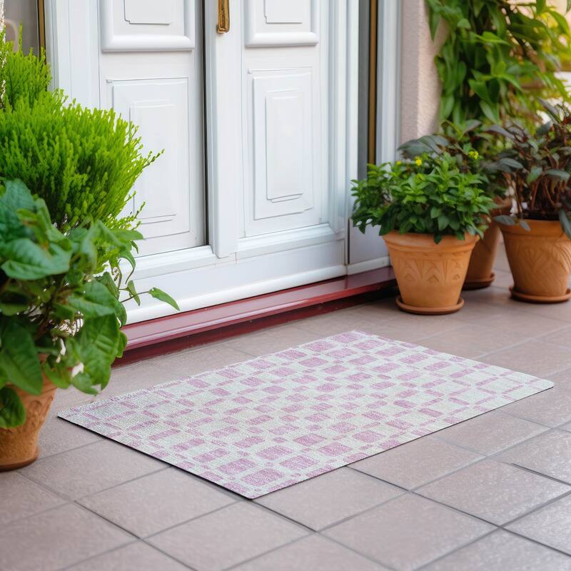 Machine Washable Indoor/ Outdoor Chantille Geo Contemporary Rug - Pink - 1'8" x 2'6"