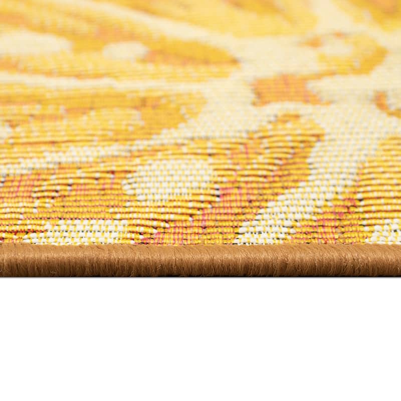 Liora Manne Esencia Lemon Indoor/Outdoor Mat Yellow 2'5" x 1'7" 1/2 SHAPED