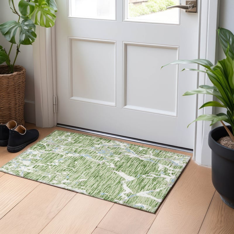 Machine Washable Indoor/ Outdoor Abstract Camo Chantille Rug - Aloe - 1'8" x 2'6"
