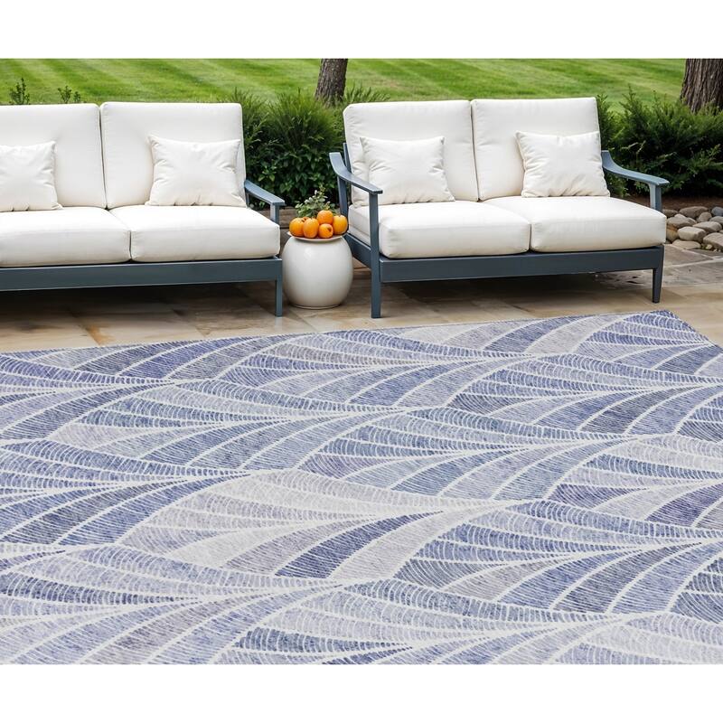 HomeRoots Geometric Transitional Rectangle Outdoor Rug - 8' X 10'