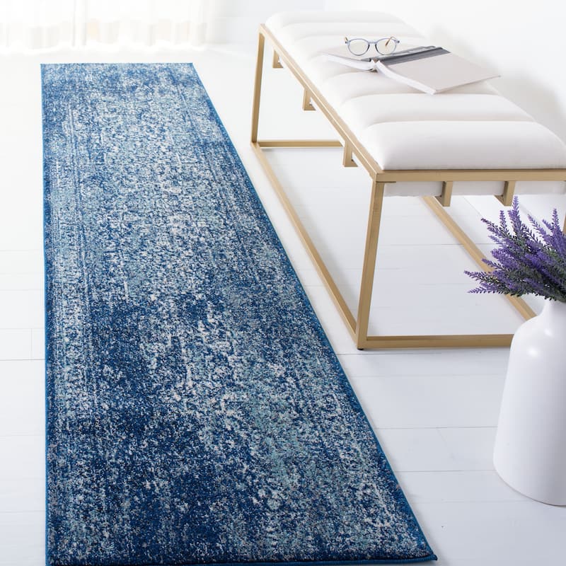 SAFAVIEH Evoke Quinn Vintage Distressed Rug