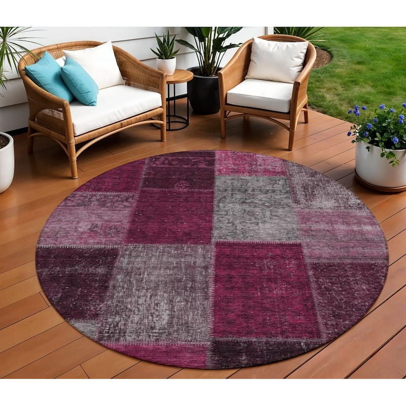 HomeRoots Patchwork Transitional Rectangle Outdoor Rug - 8' Round