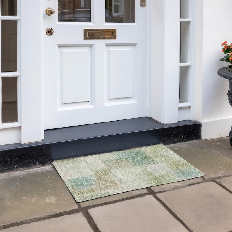 Machine Washable Indoor/ Outdoor Chantille Casual Ombre Rug - Aloe - 1'8" x 2'6"