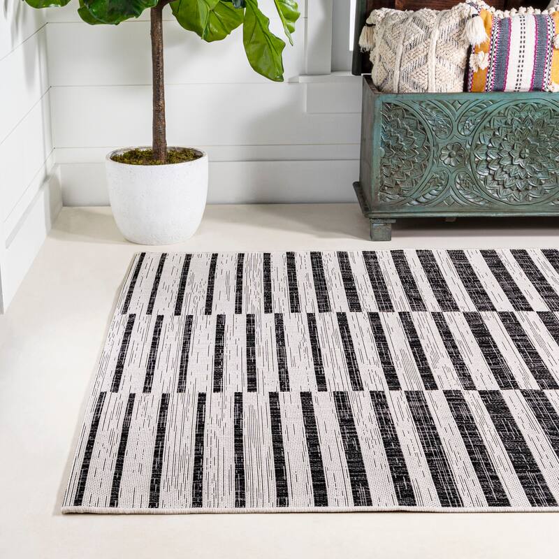 JONATHAN Y Grid Modern Offset Stripe Indoor/Outdoor Area Rug