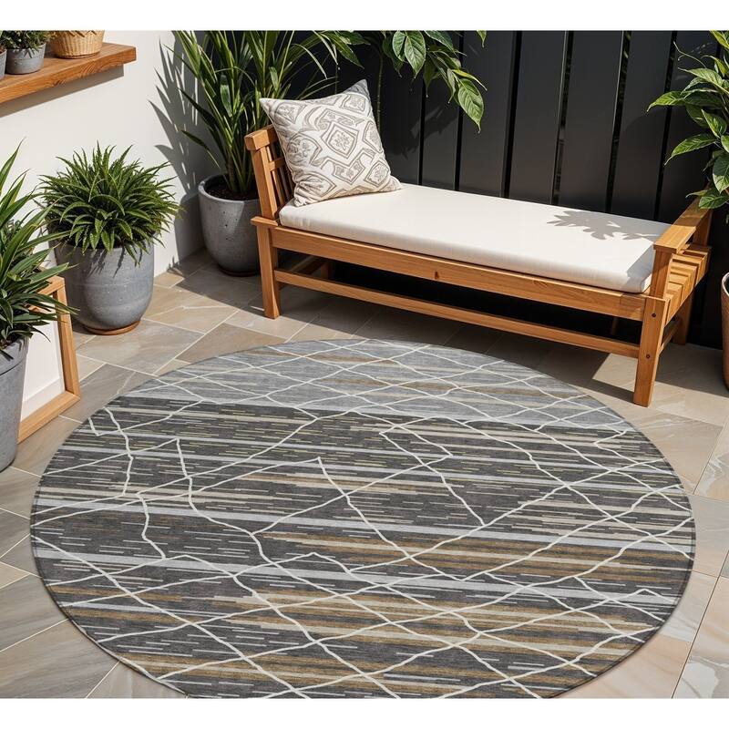 HomeRoots Striped Modern Rectangle Outdoor Rug - 8' Round