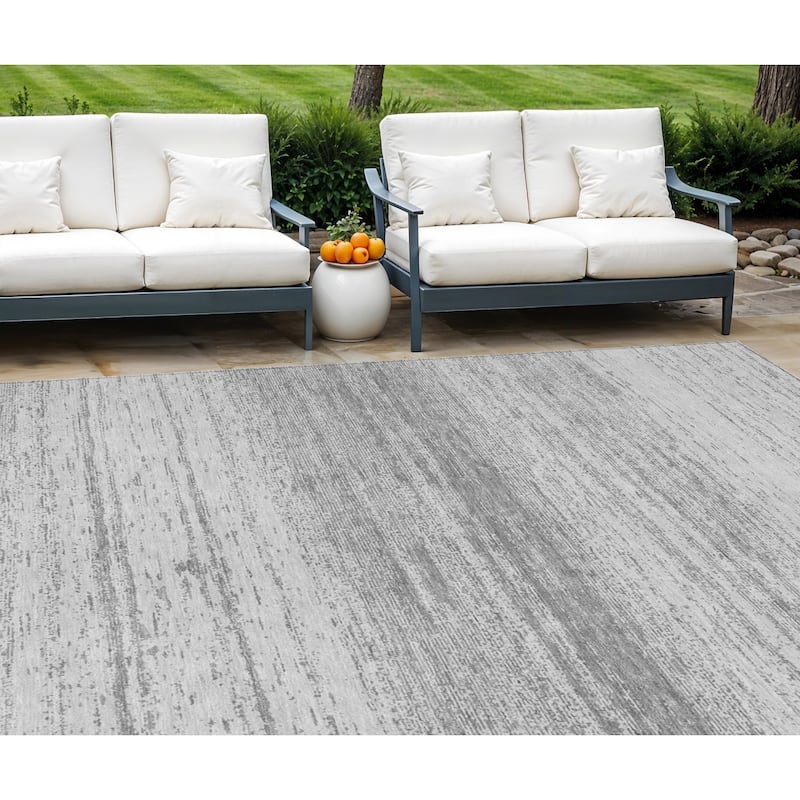 HomeRoots Striped Transitional Rectangle Outdoor Rug - 8' X 10'
