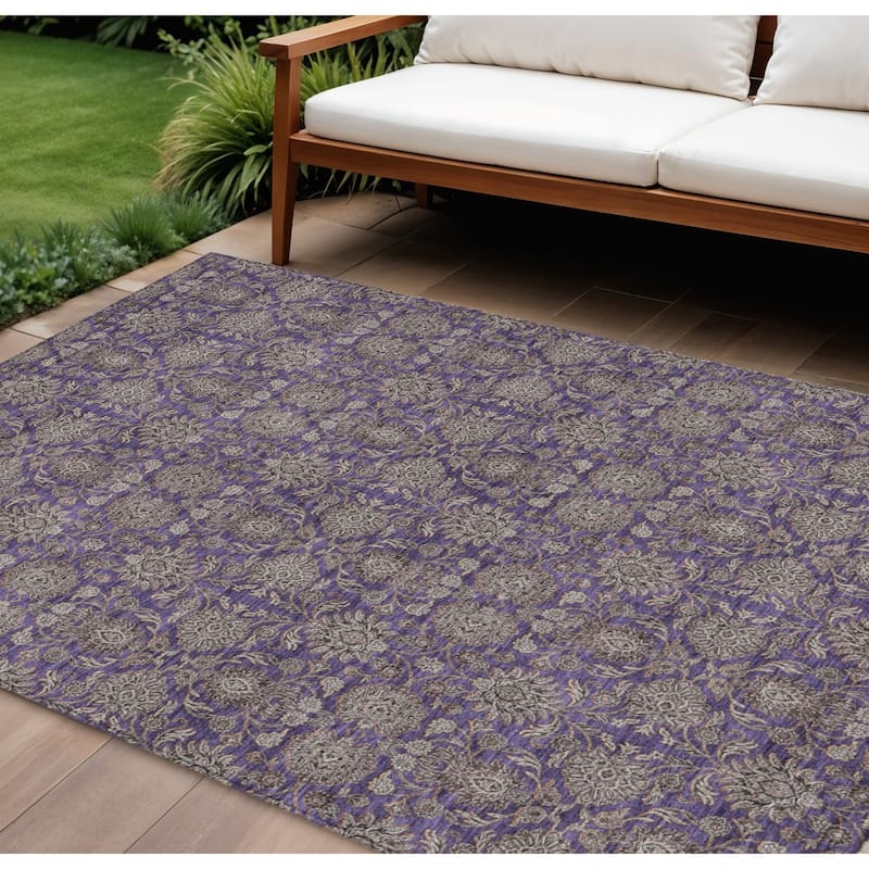 HomeRoots Floral Transitional Rectangle Outdoor Rug - 10' X 14'
