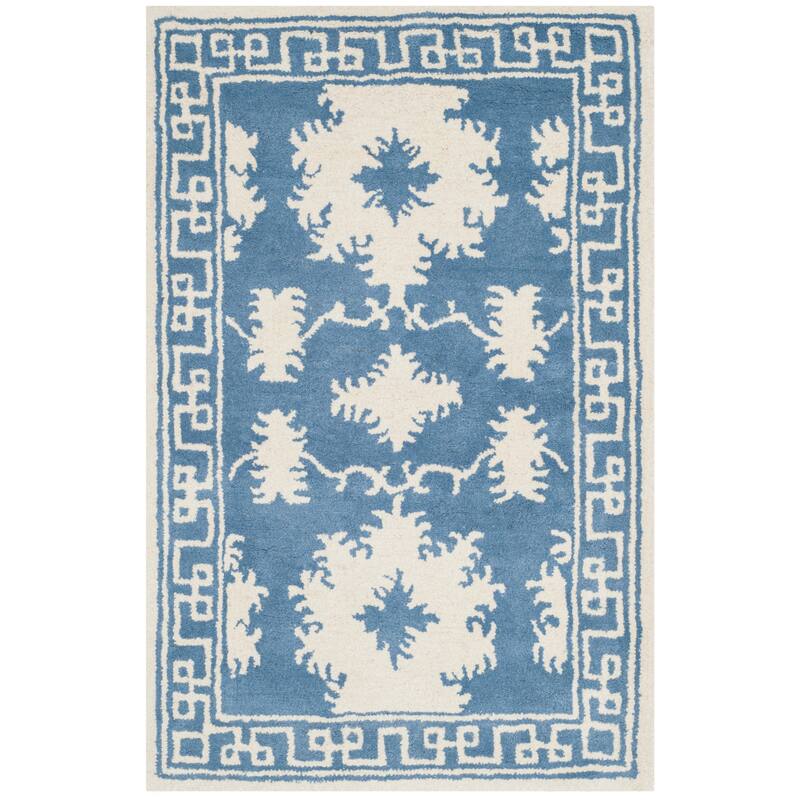 SAFAVIEH Handmade Bella Yosun Modern Floral Wool Rug