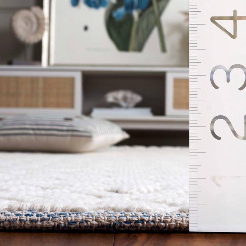 SAFAVIEH Handmade Vermont Latrice Wool Rug