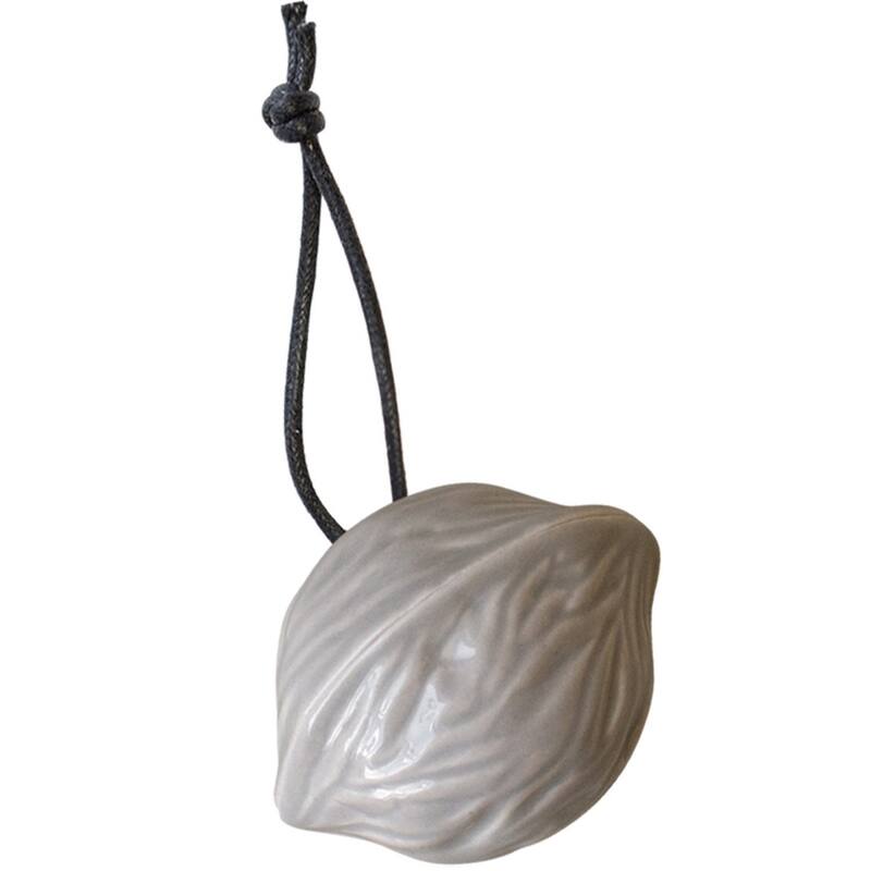 HANGING WALNUT dust