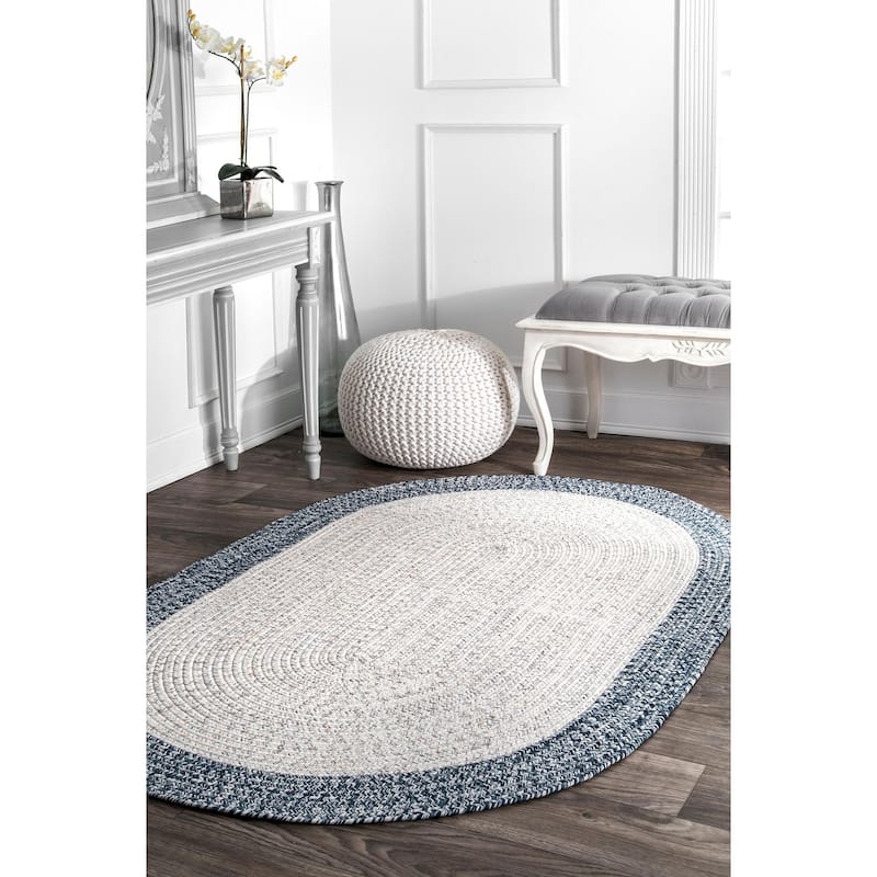 Nuloom Solid Border Indoor/Outdoor Hand-braided Area Rug