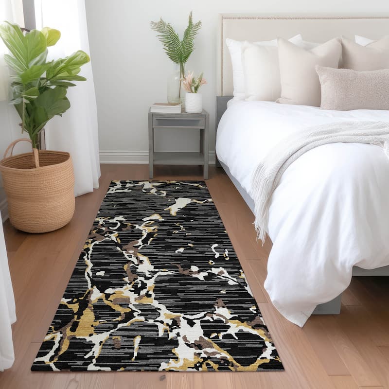 Machine Washable Indoor/ Outdoor Abstract Camo Chantille Rug - Black - 2'3" x 7'6"