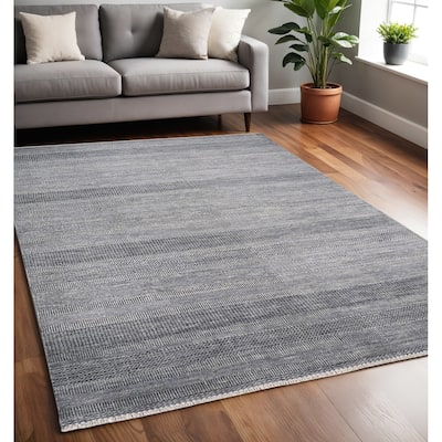 Xiped Traditional Soft Durable Area Rug By HomeRoots