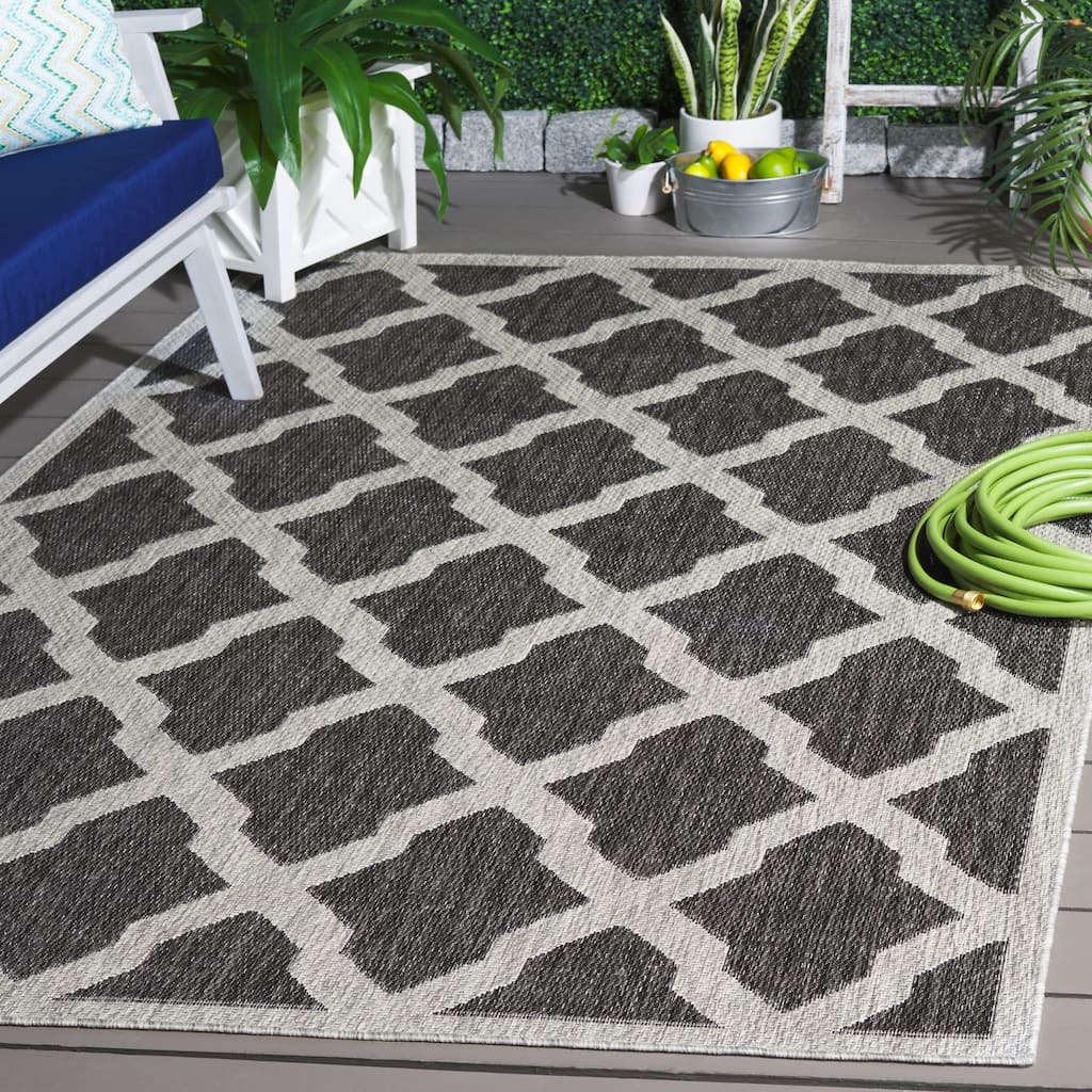 SAFAVIEH Beach House Iova Transitional Rug