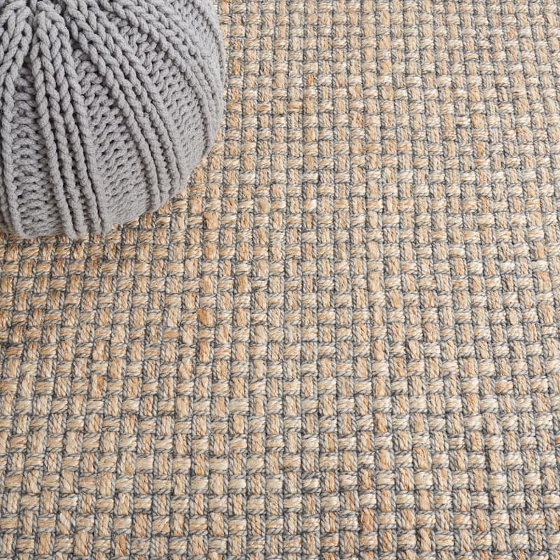 SAFAVIEH Handmade Natural Fiber Naima Casual Jute Rug
