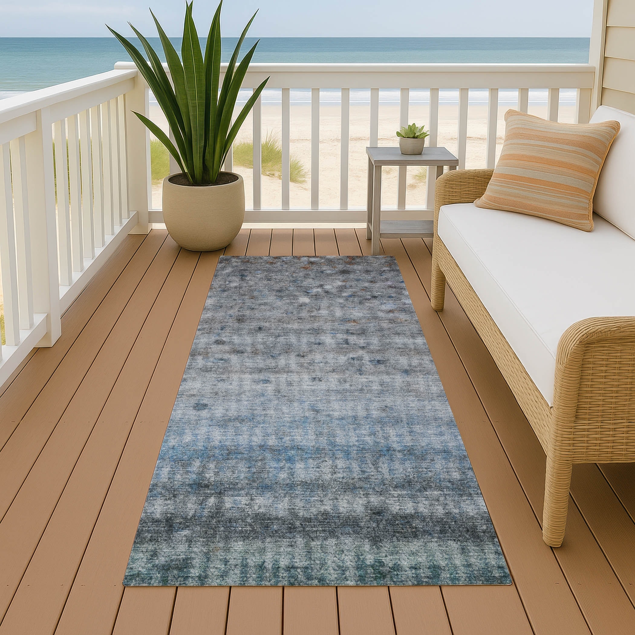 Machine Washable Indoor/ Outdoor Ombre Stripes Chantille Rug
