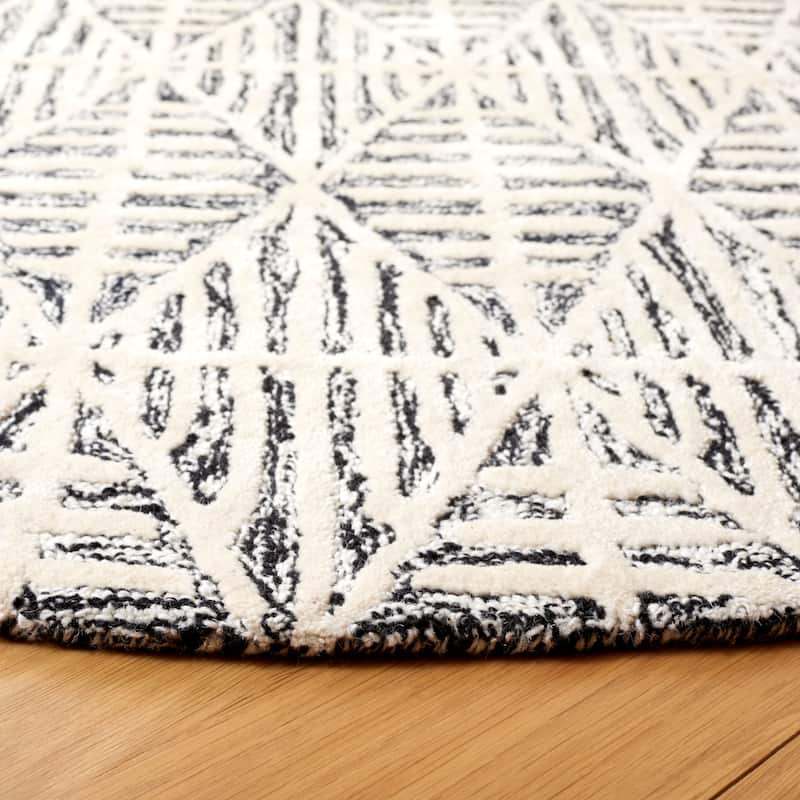 SAFAVIEH Handmade Ebony Chika Modern Trellis Wool Rug