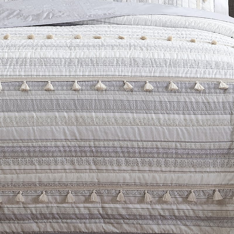 DESIGN STUDIO Boho Ribbon Grey Microfiber Quilt Set with Tassels