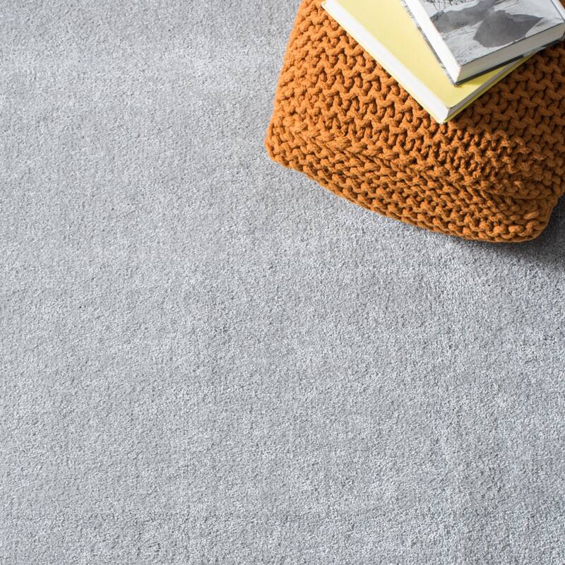 SAFAVIEH, Nonskid Gunde Solid Rug