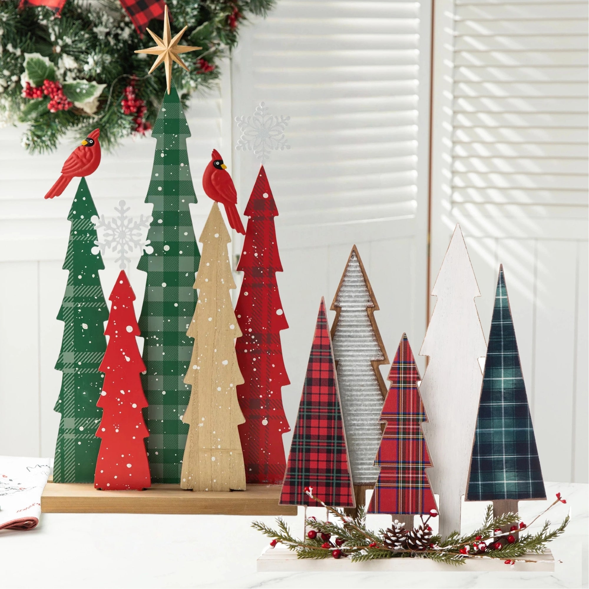 Glitzhome Wooden Sign Christmas Tree Shaped Table Decor for Home Shelf Xmas Party