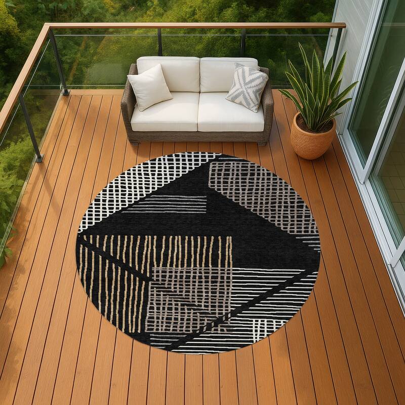 Machine Washable Indoor/ Outdoor Casual Contemporary Chantille Rug - Black - 8' x 8'