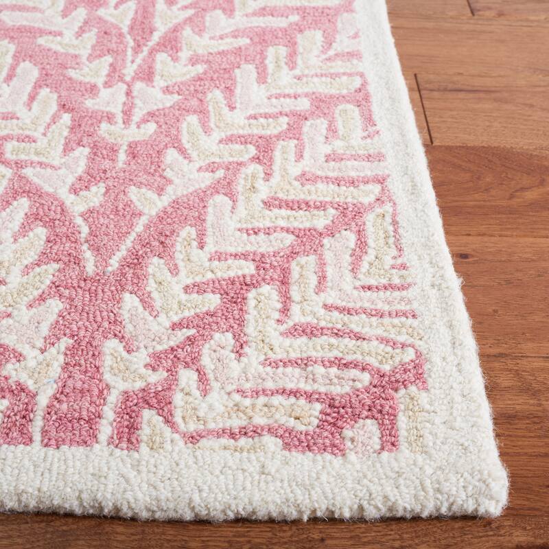 SAFAVIEH Handmade Capri Ilianka Wool Rug