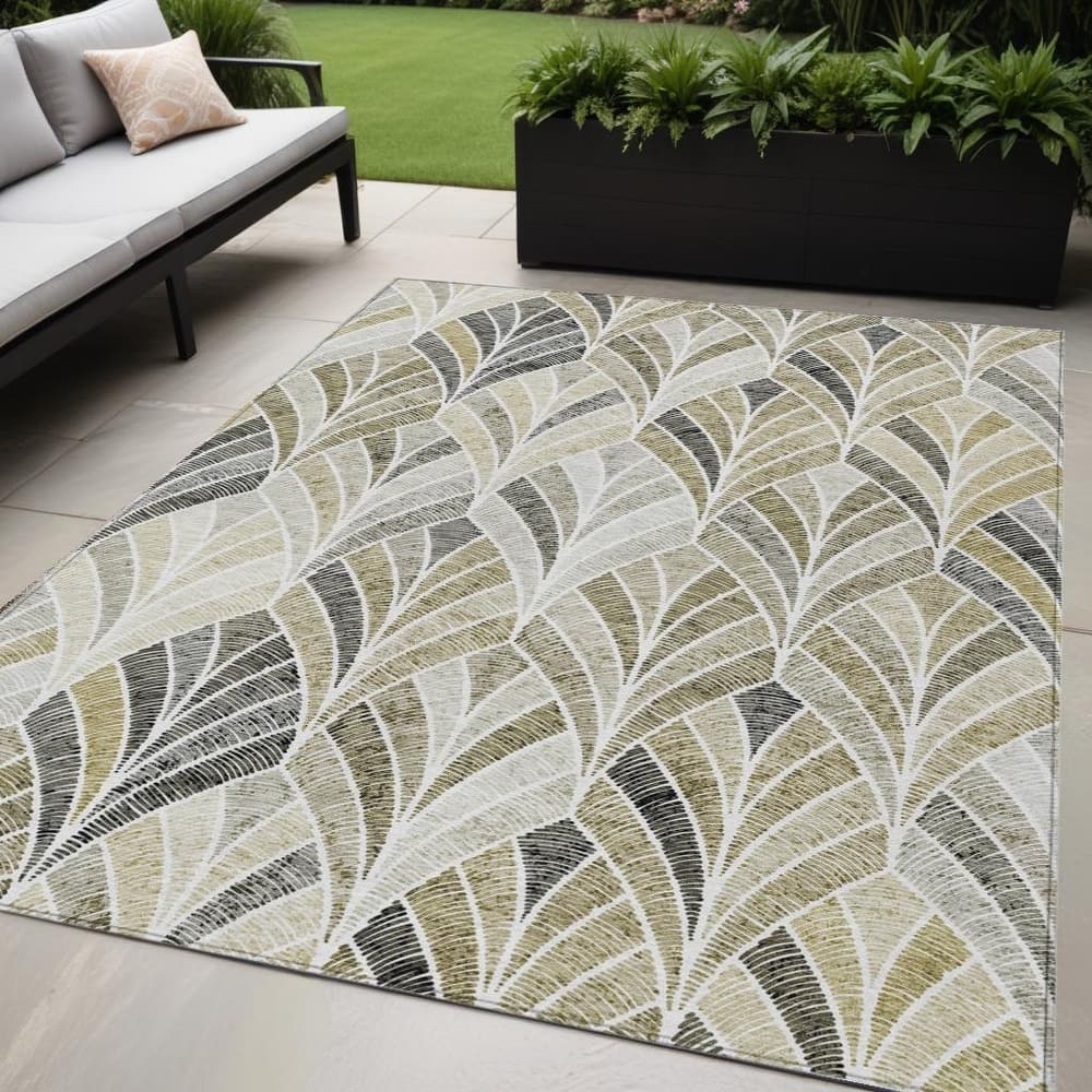 HomeRoots Geometric Transitional Rectangle Outdoor Rug