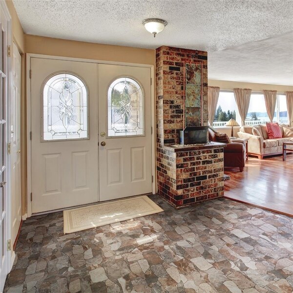 SomerTile 16.88x16.88-inch Atticus Gris Ceramic Floor and Wall Tile (7 tiles/14.15 sqft.)