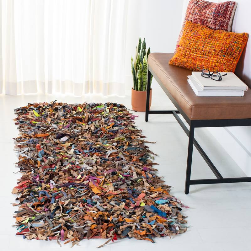 SAFAVIEH Handmade Leather Shag Carlijn Modern Leather Rug