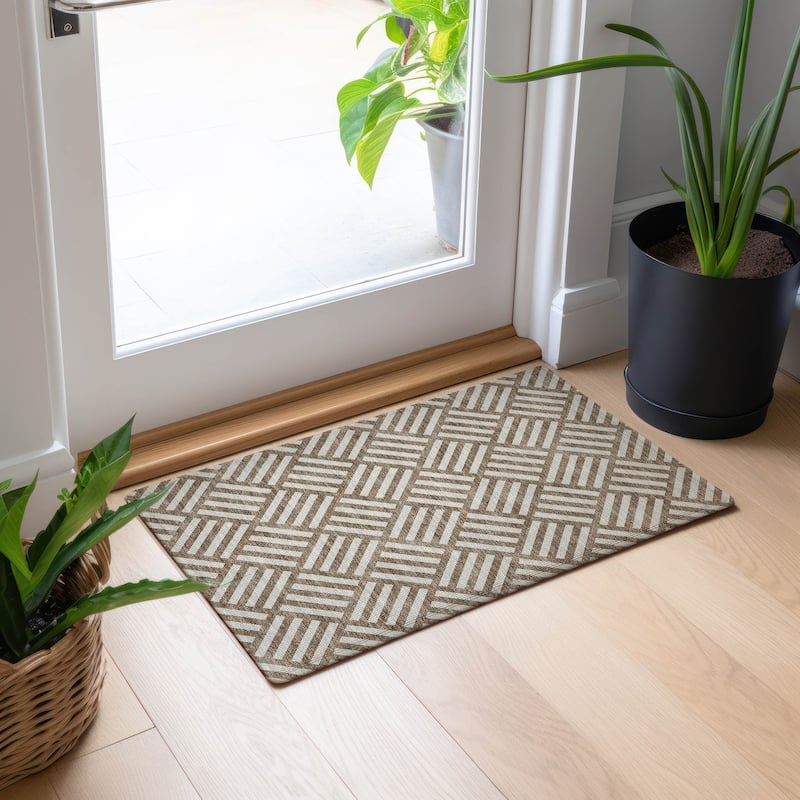 Machine Washable Indoor/ Outdoor Chantille Modern Geo Rug - Brown - 1'8" x 2'6"