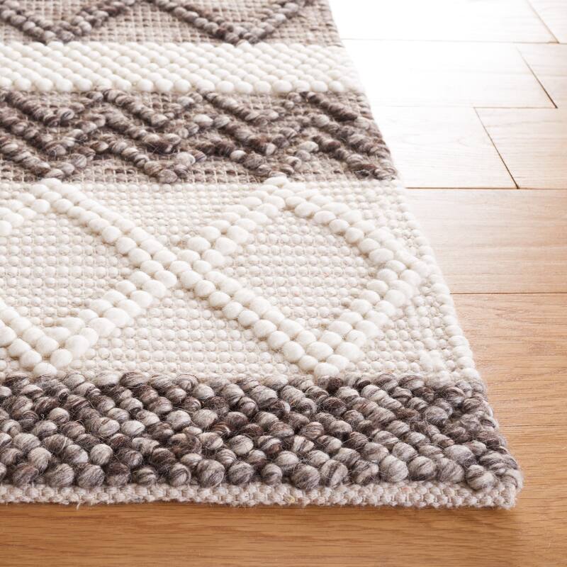 SAFAVIEH Handmade Natura Resmiye Wool Rug