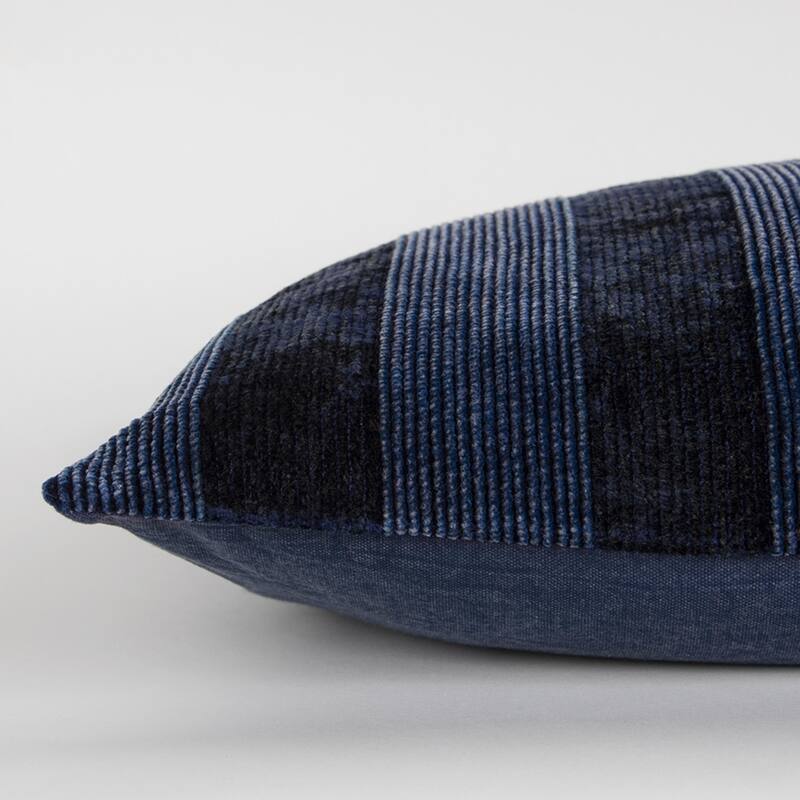 Rizzy Home Navy Solid Textured Throw Pillow
