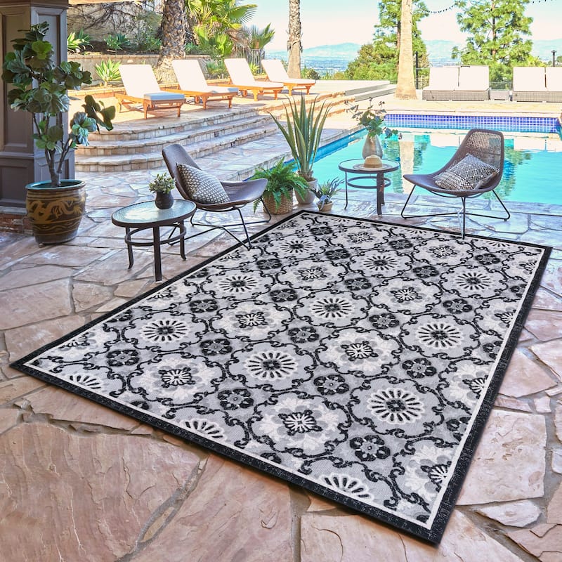 Gertmenian Fosel Chora Black Modern Floral Tile Indoor/ Outdoor High-Low Area Rug