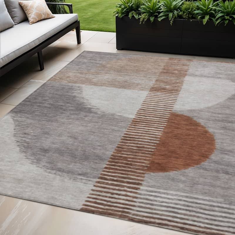 HomeRoots Geometric Transitional Rectangle Outdoor Rug - 5' X 8'