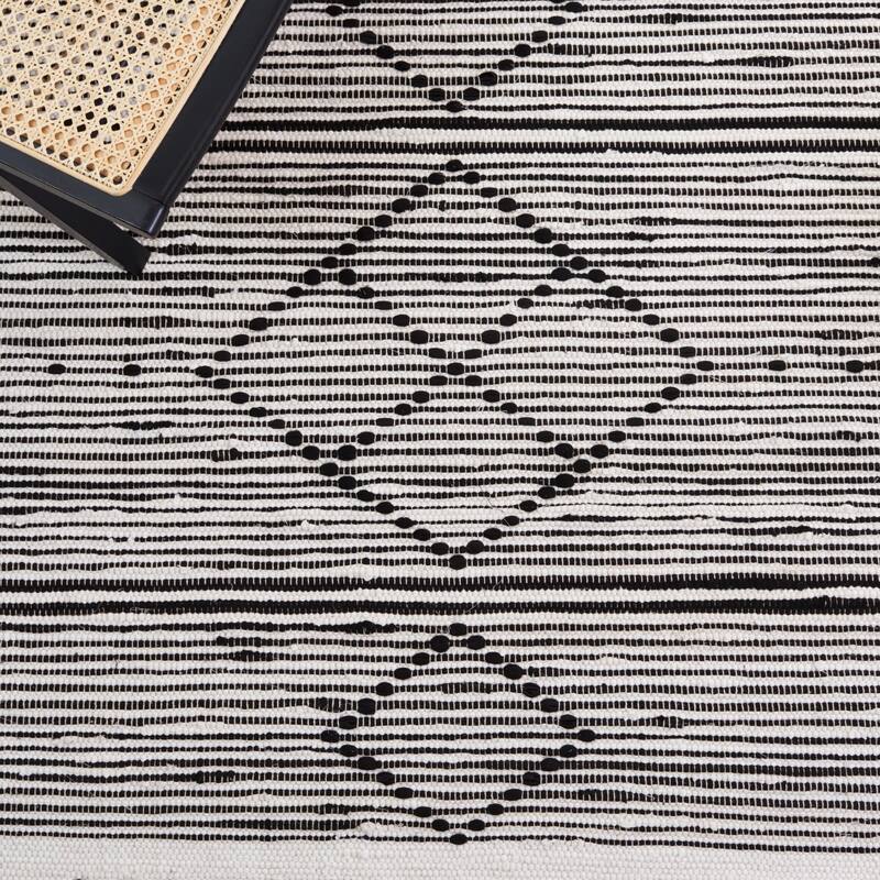 SAFAVIEH Handmade Striped Kilim Yuzu Transitional Rug