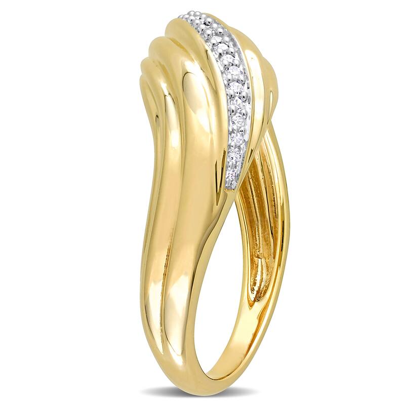 Miadora 1/10ct TDW Diamond Curved Wave Ring in 14k Yellow Gold